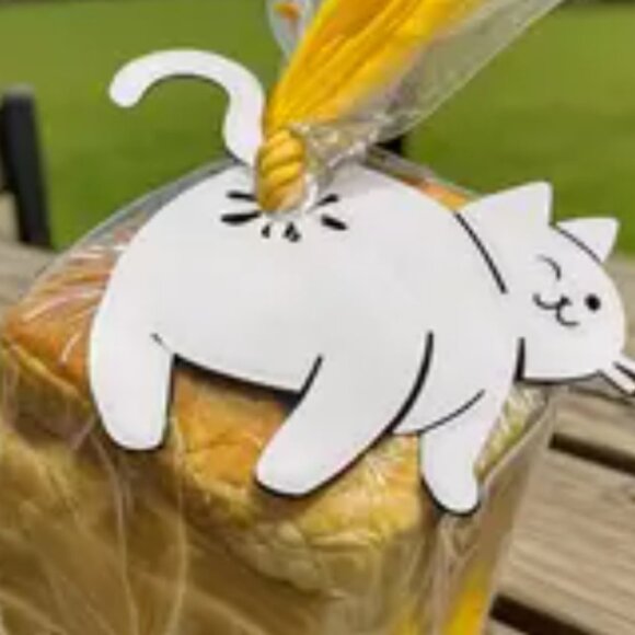 Set of Two Dog or Cat Butt Bread Bag Clips - Picture 5 of 6